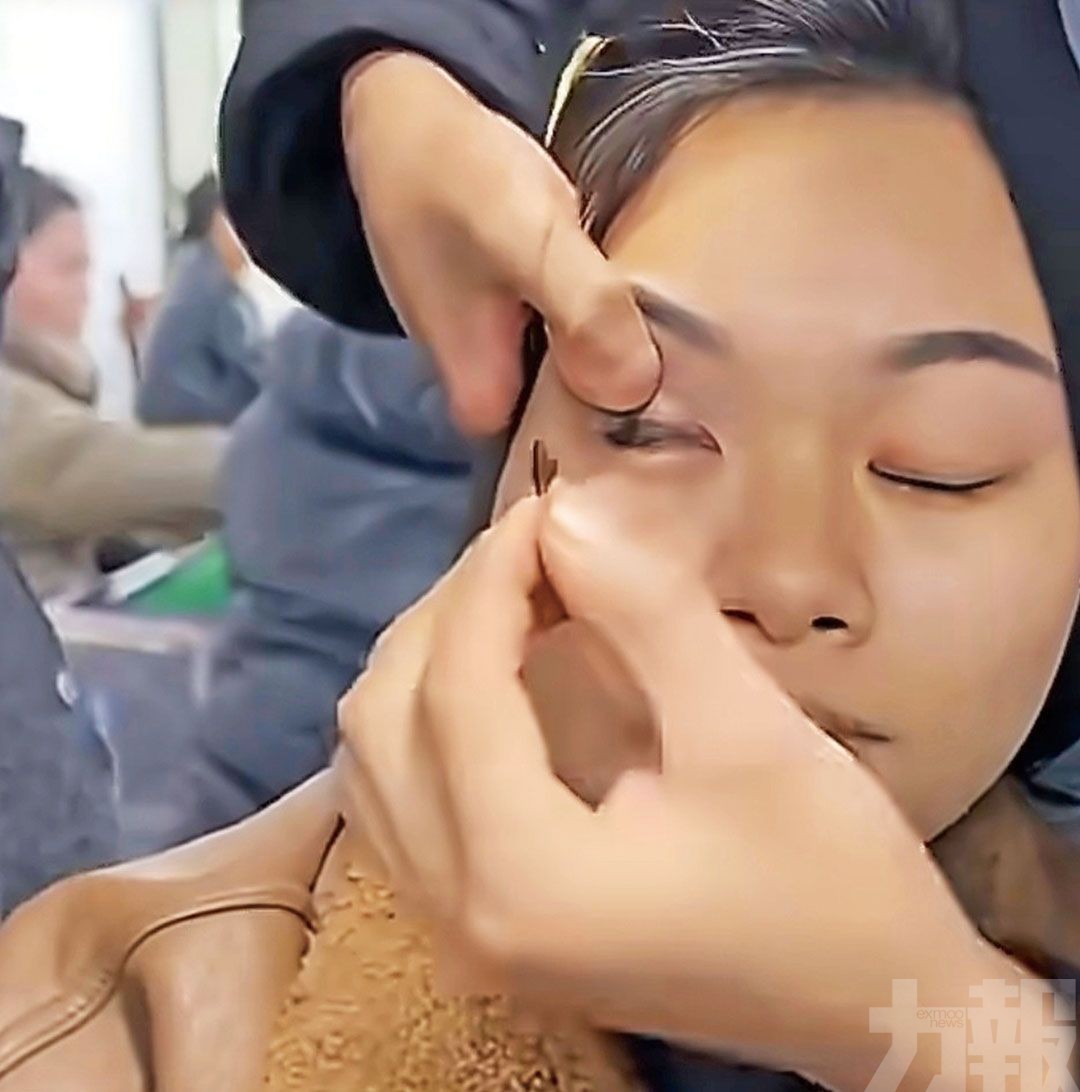 戴透視隱形眼鏡出千斷正