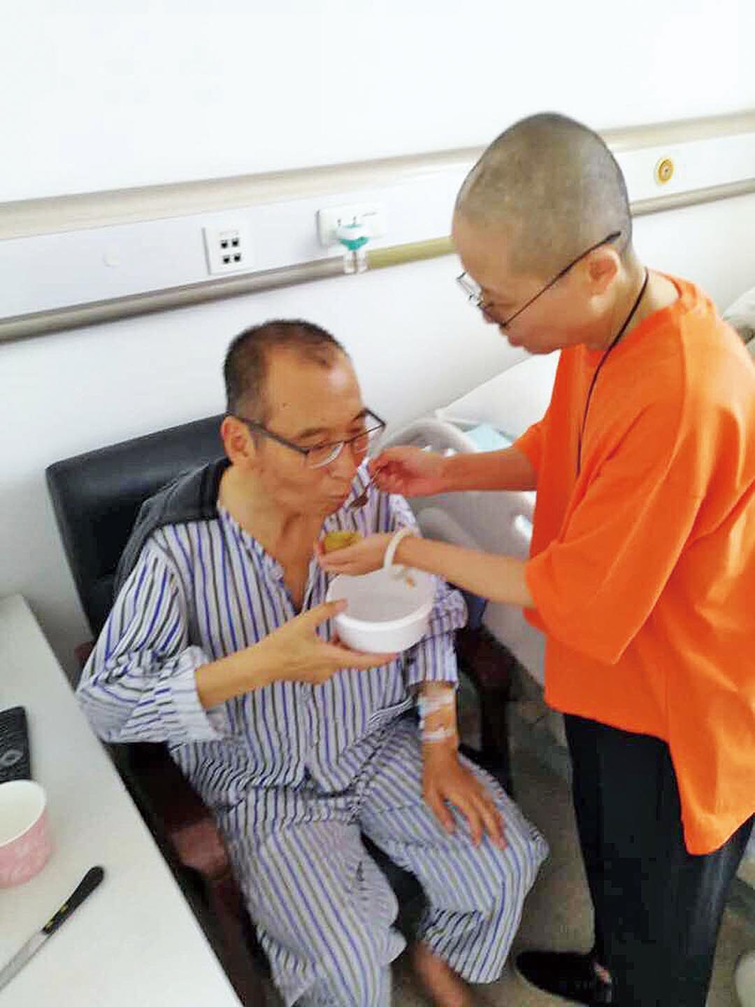 劉曉波接受中醫治療