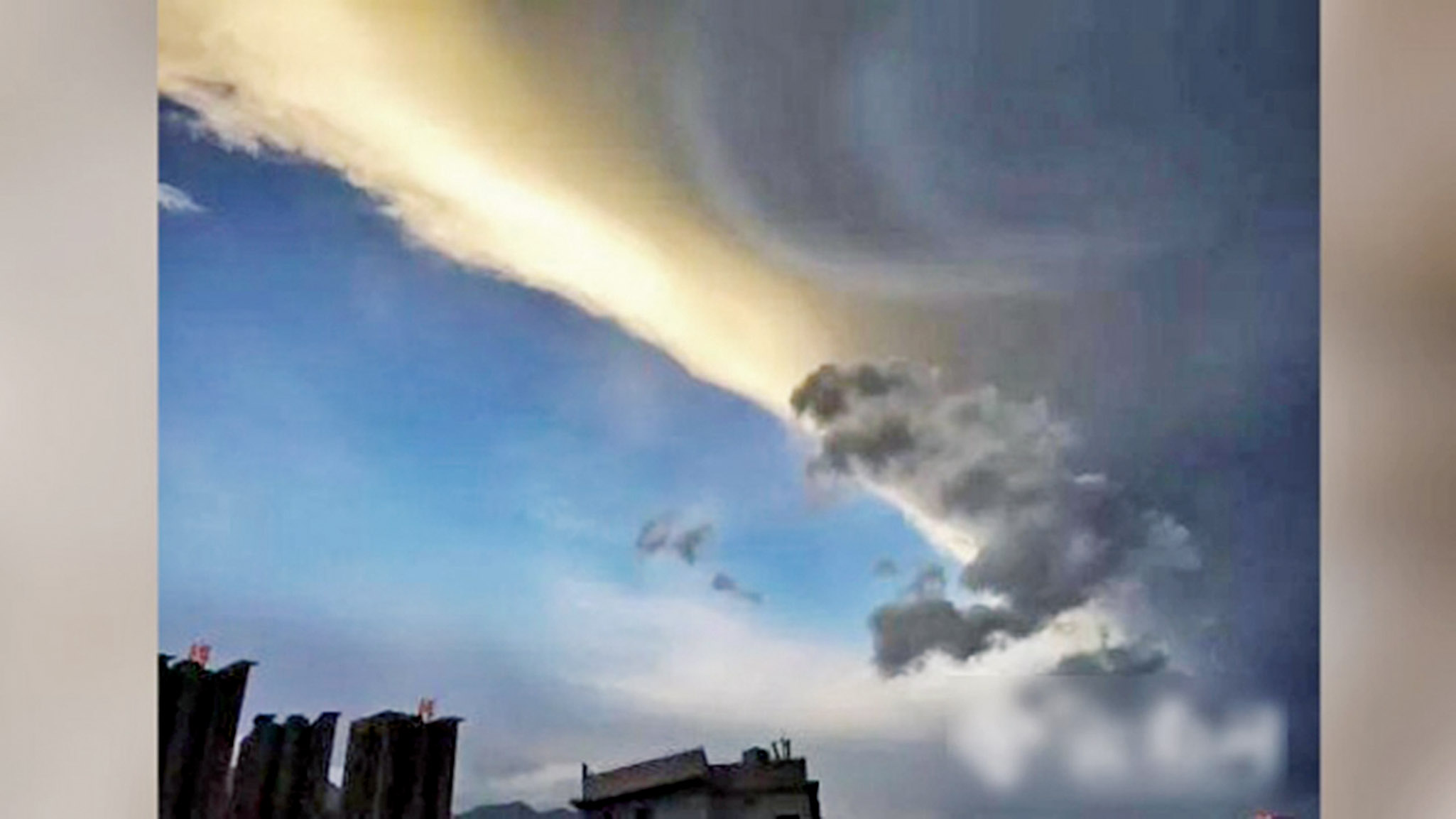 大理驚現罕見「UFO雲」