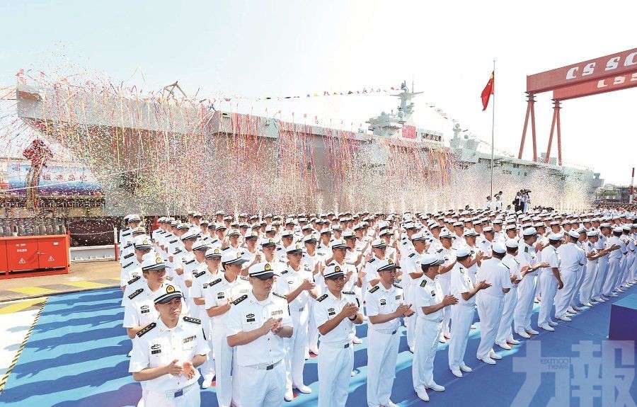 中國首艘兩棲攻擊艦下水