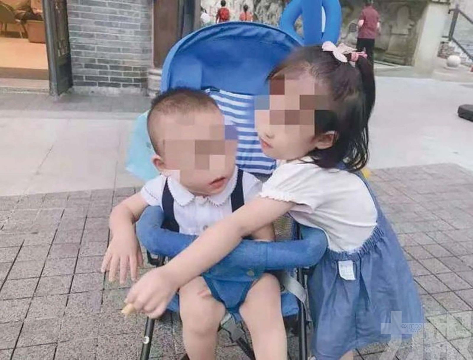 合謀15樓掟親生子女落街