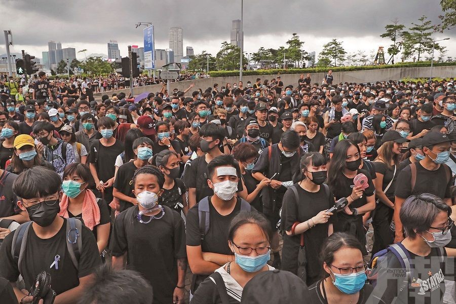 港反修例示威者包圍特首辦