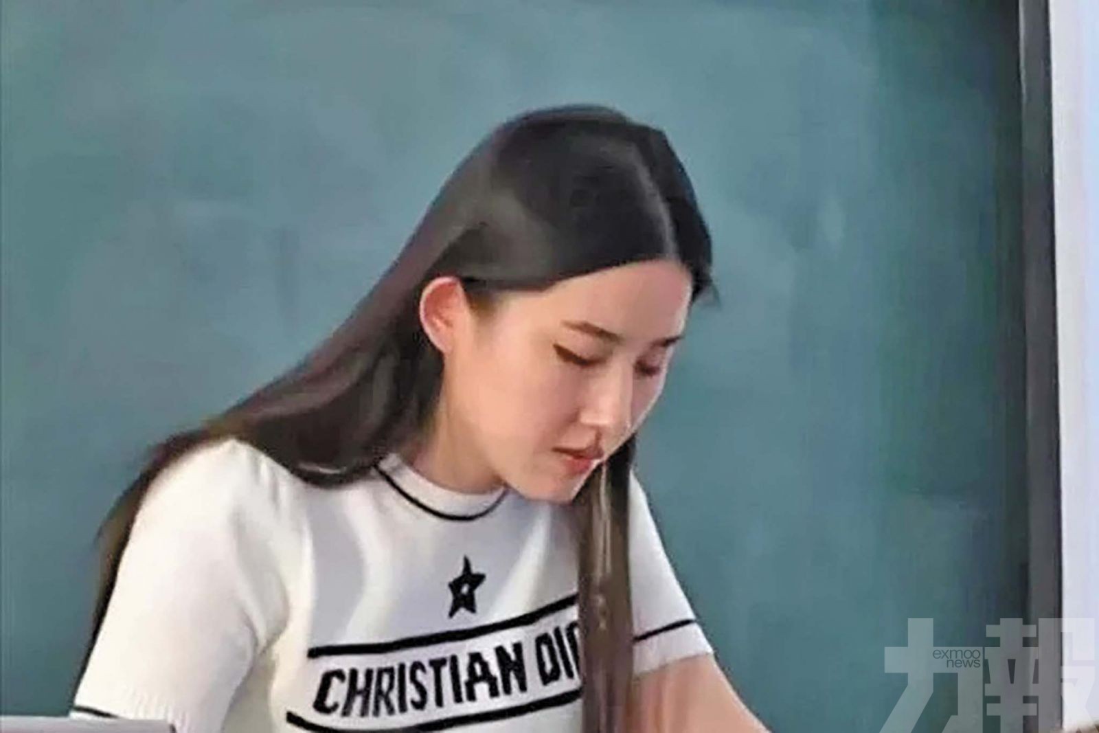 安徽仙女教師側顏激似劉亦菲