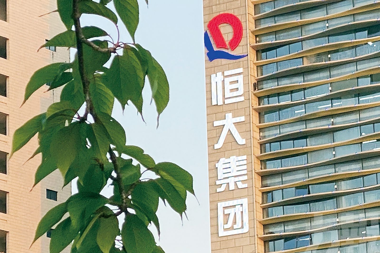 恒大深圳灣地塊以底價75.43億元成交