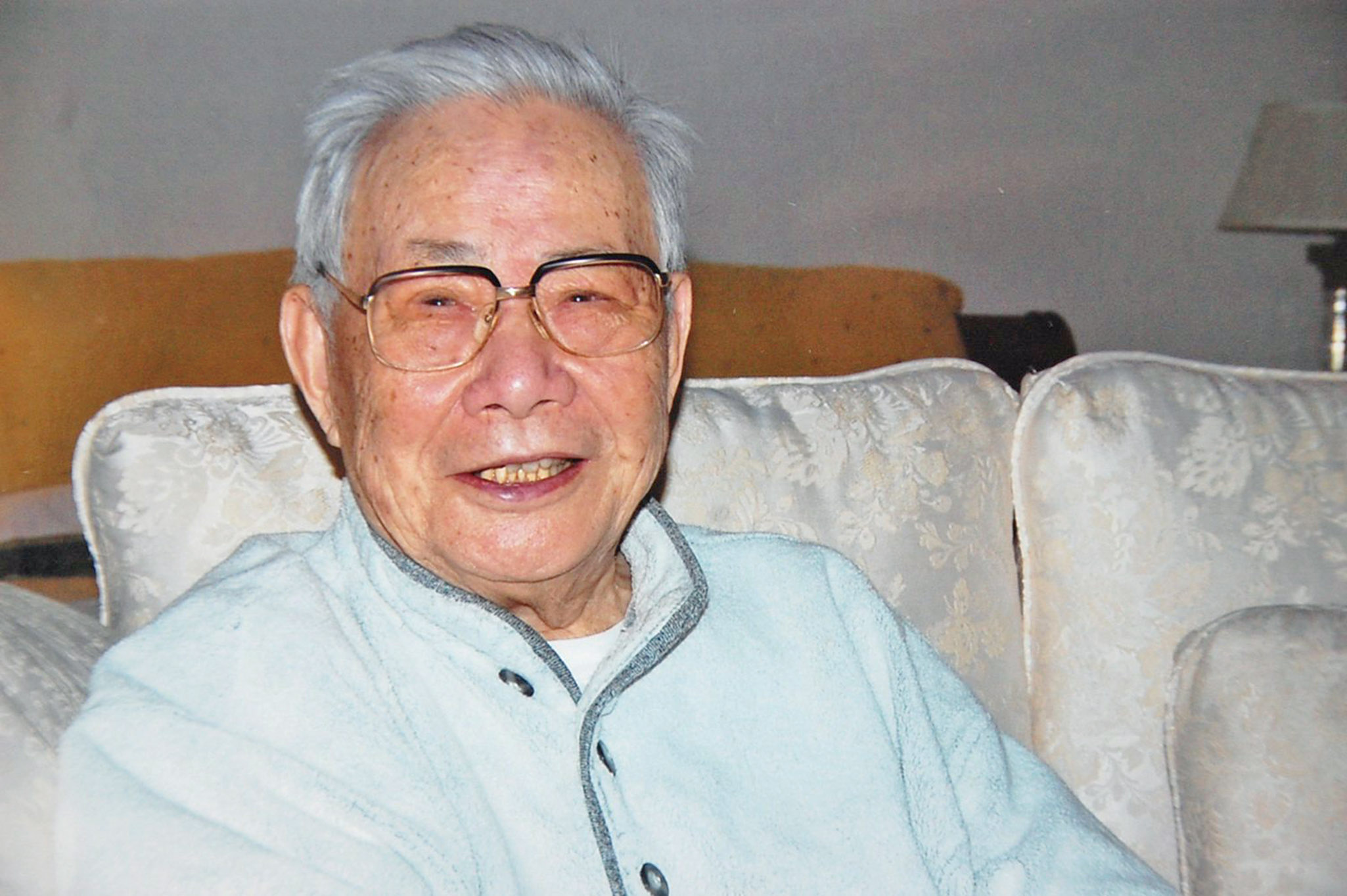 許家屯在美辭世
