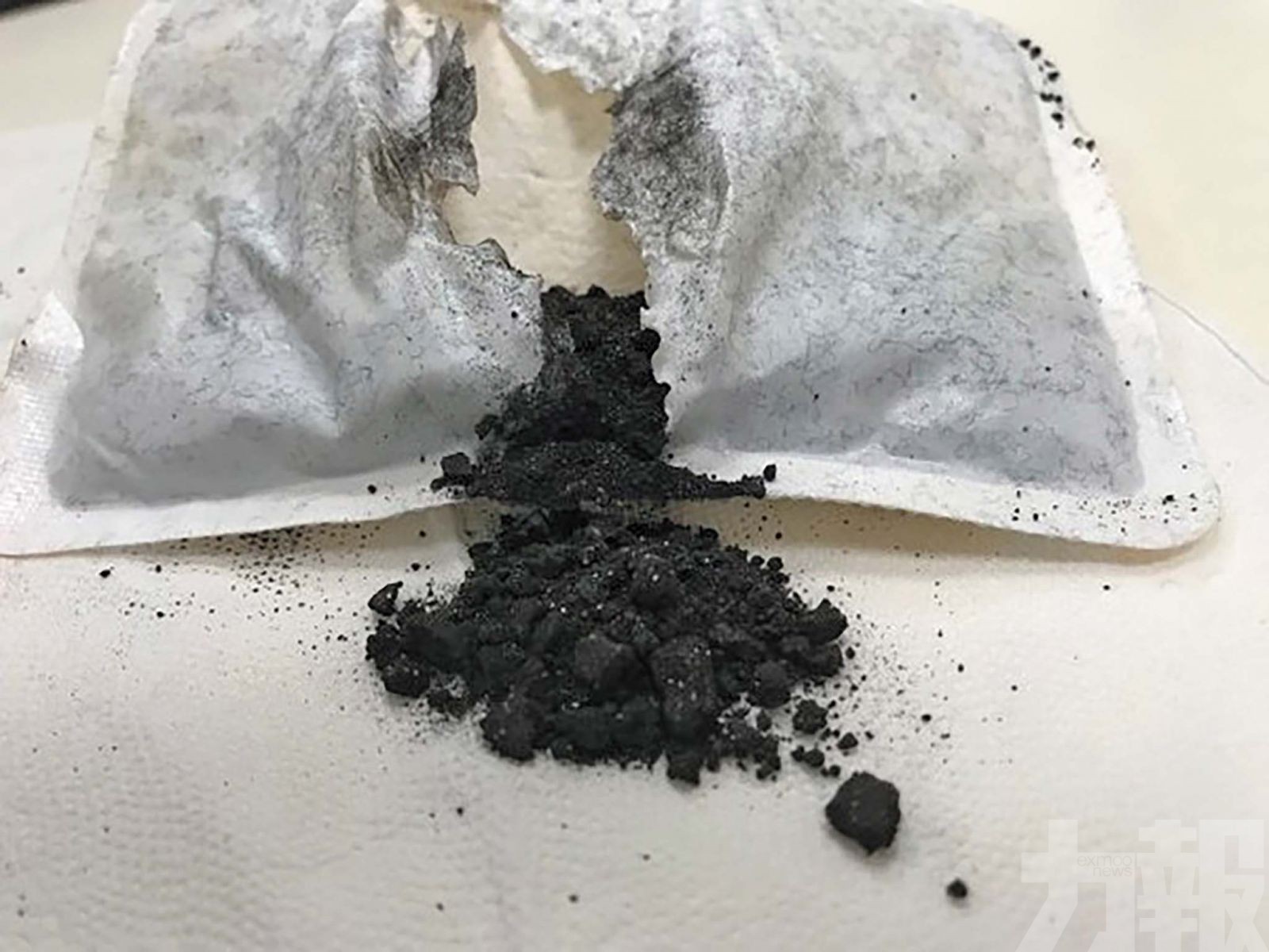 暖包誤當芝麻糊