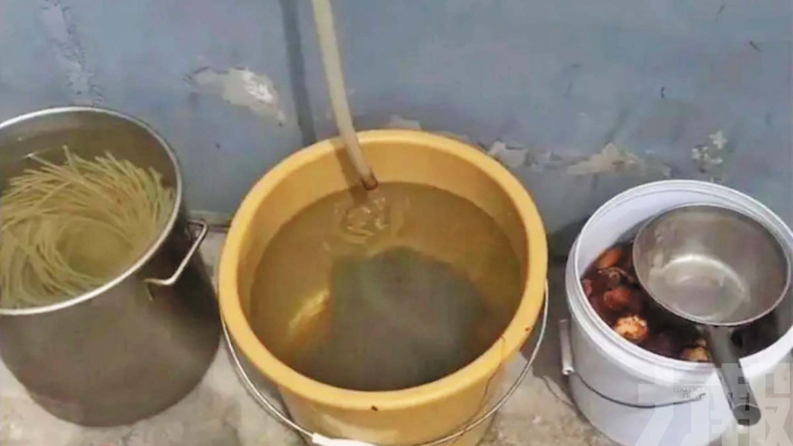 被曝用冷氣冷凝水泡香菇粉絲