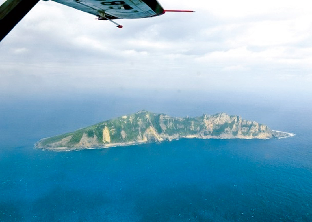 中國軍機多次飛近釣島