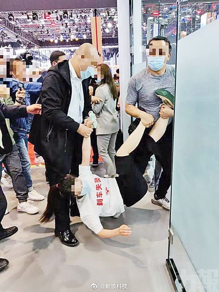 女子大鬧上海車展維權被拘