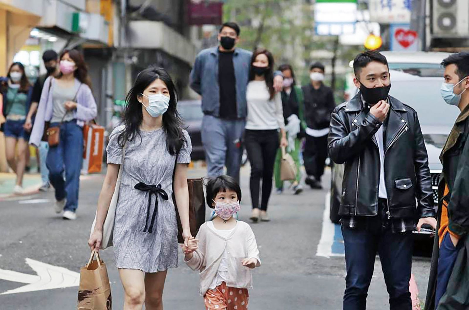 台灣每周入境上限增至四萬人