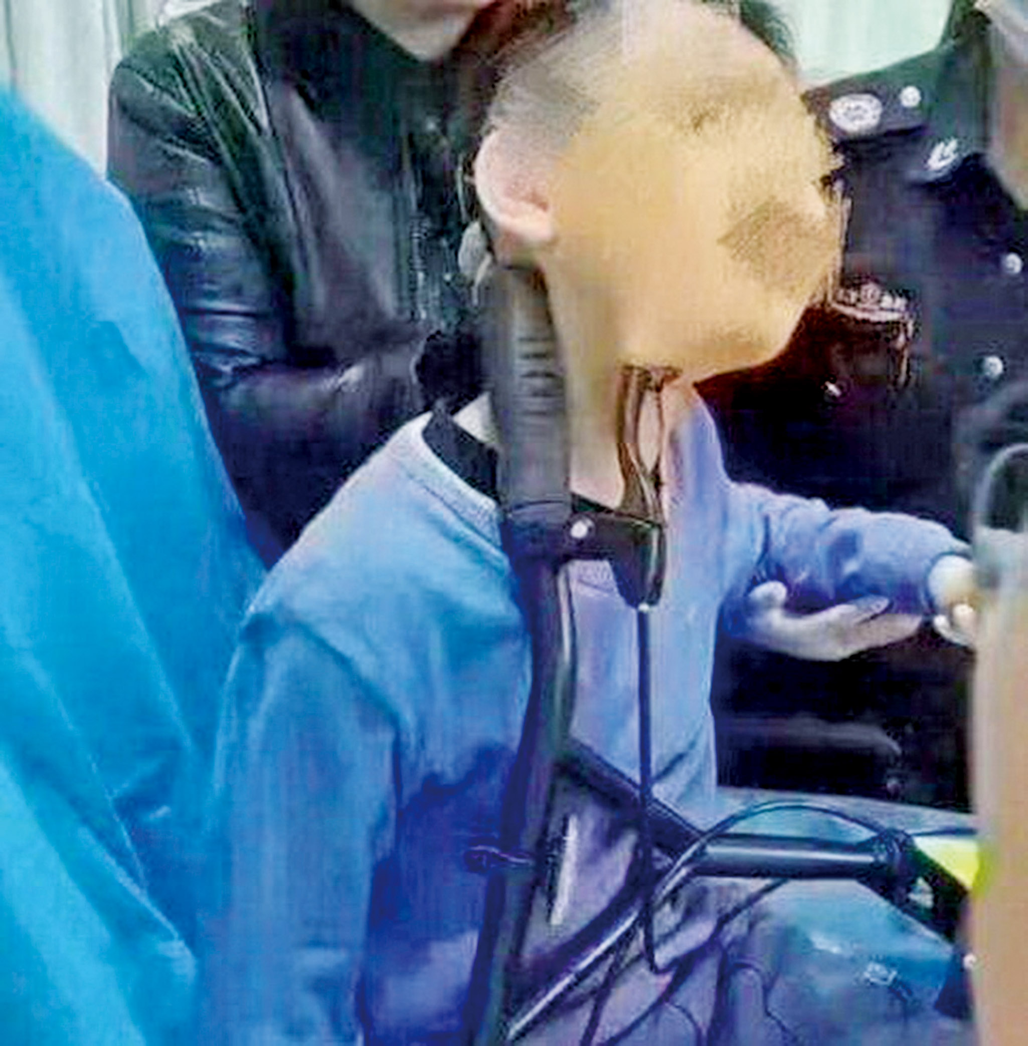 九歲男孩騎共享單車