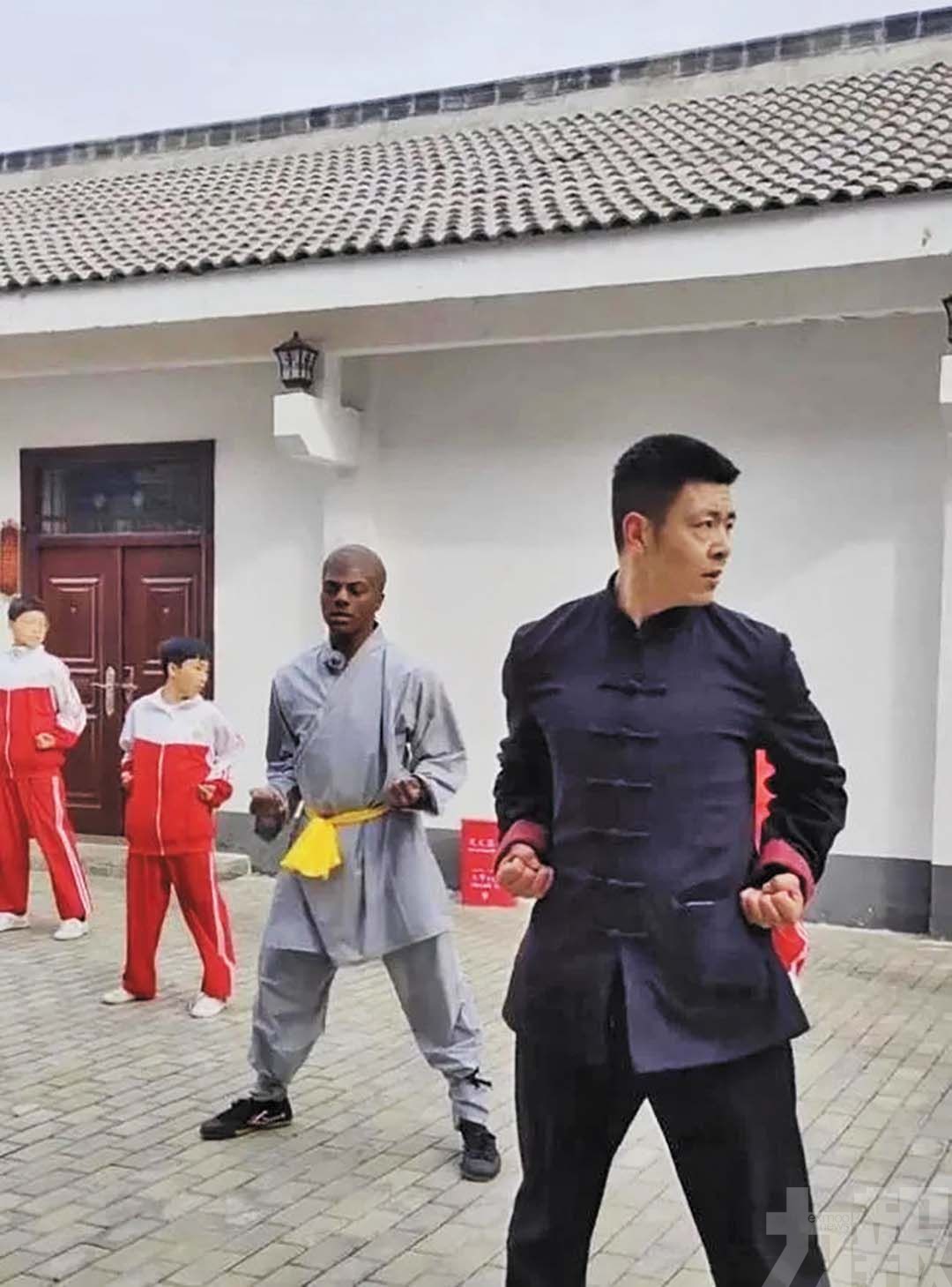 美國網紅「甲亢哥」少林寺學功夫