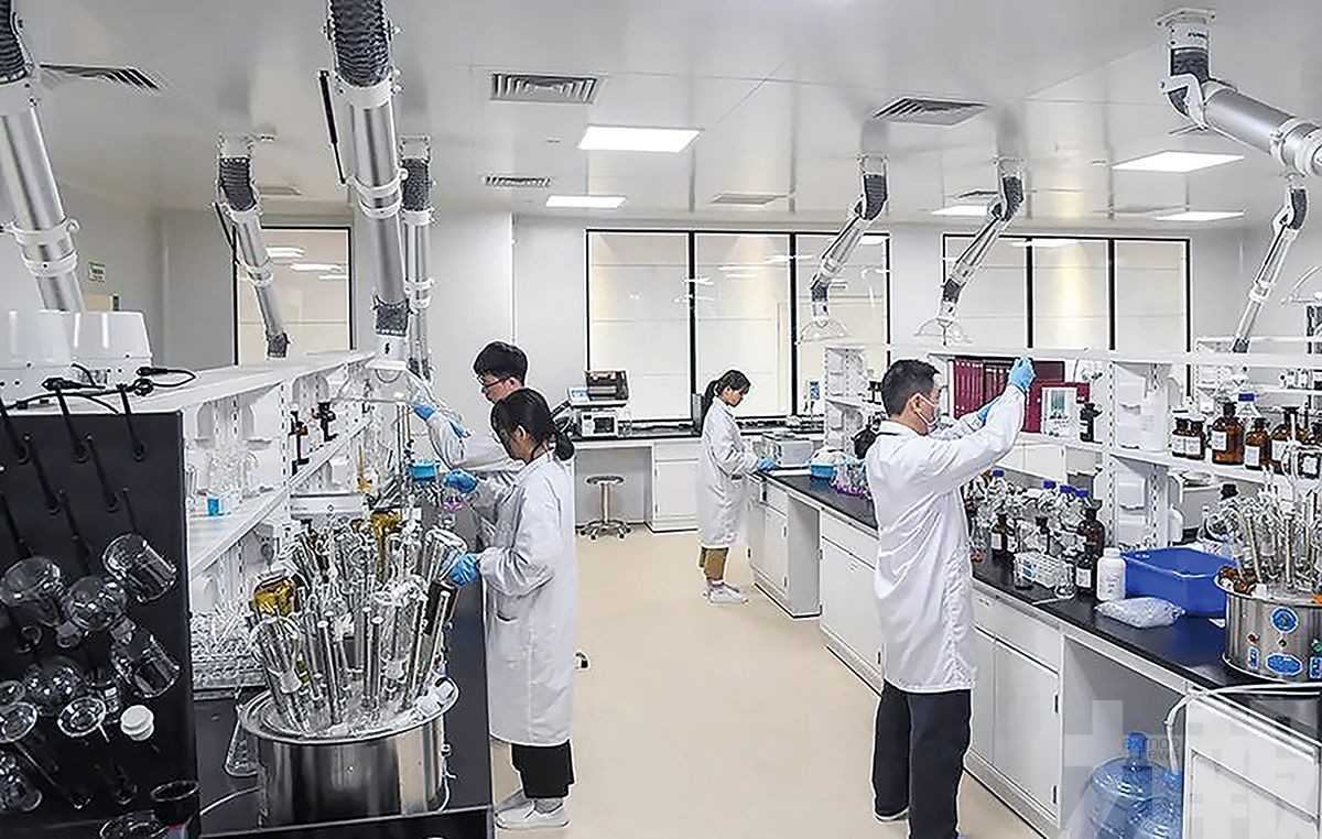 四年斥資逾十億元吸引人才
