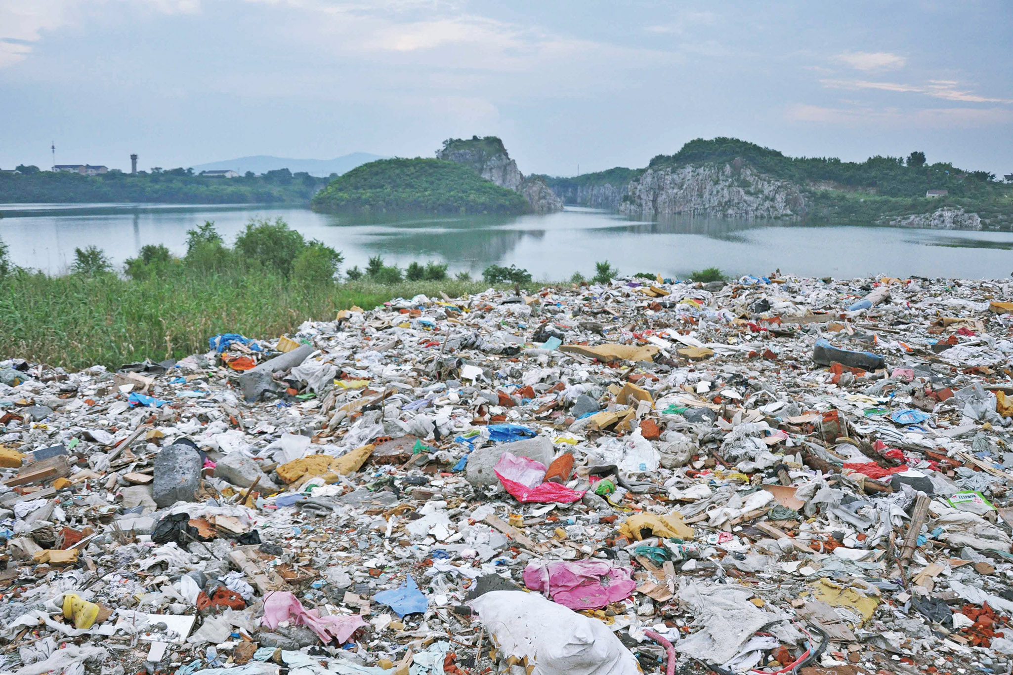 滬4,000噸垃圾偷倒太湖