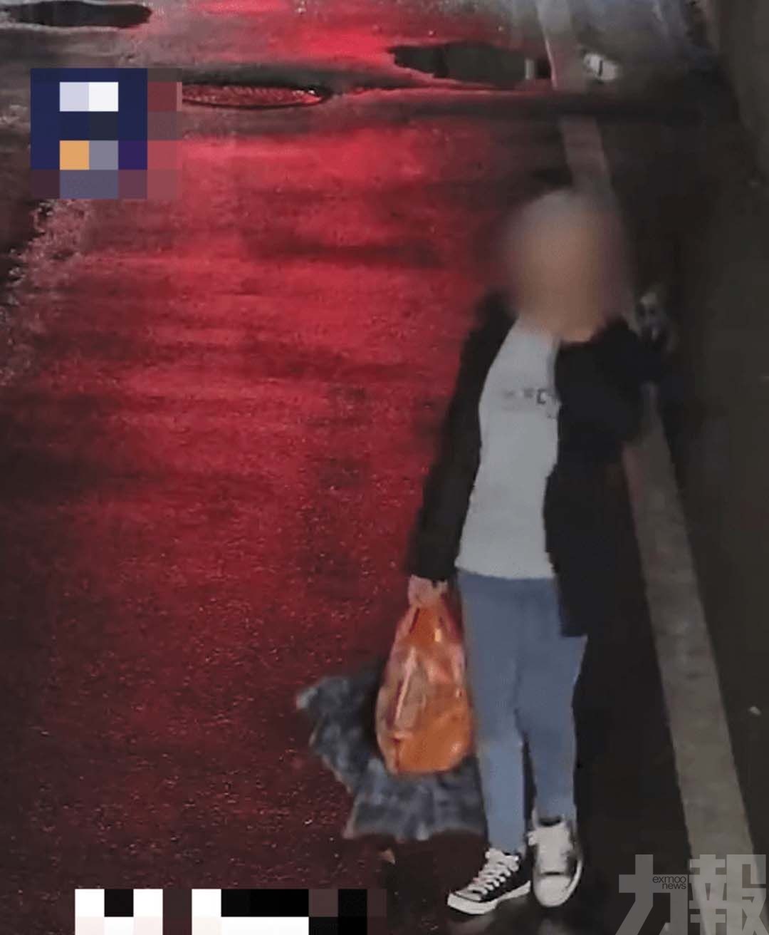 竊賊犯案後對CCTV比中指挑釁