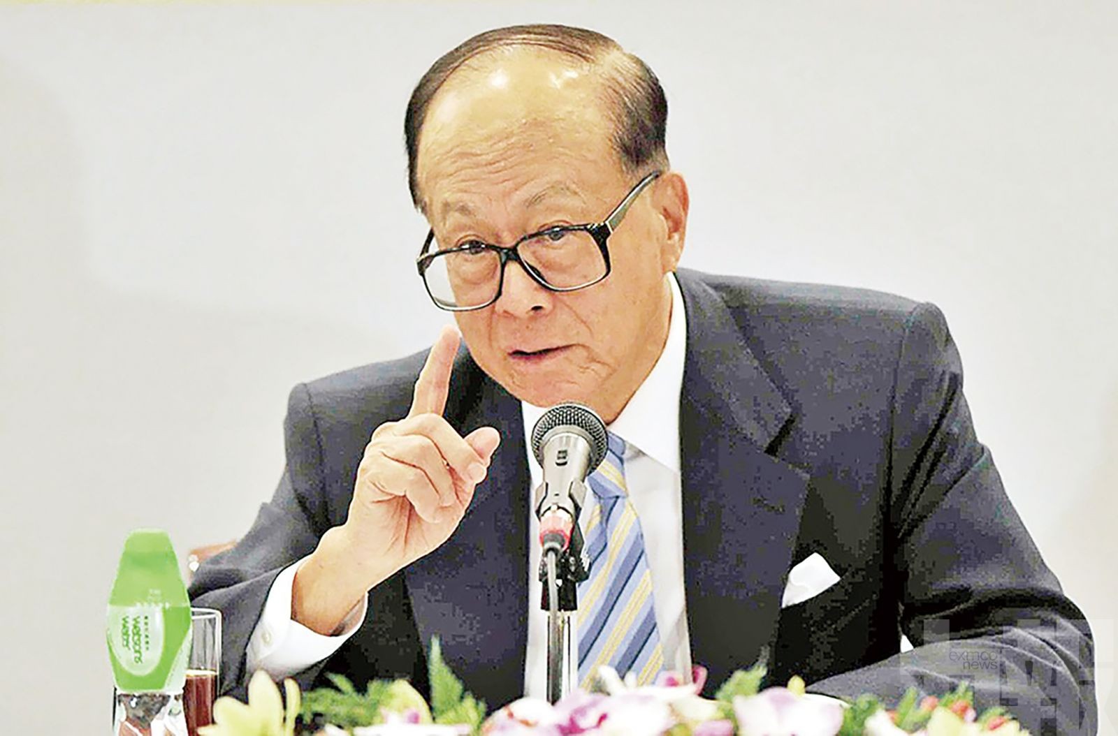 放棄明年特首選舉提名及投票