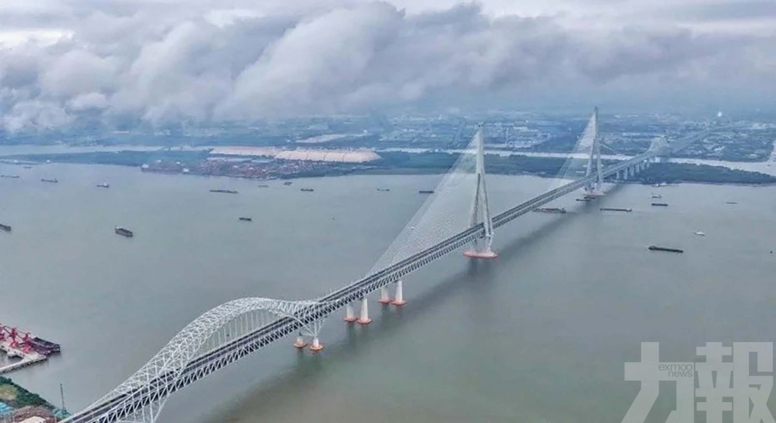 世界最大跨度斜拉橋