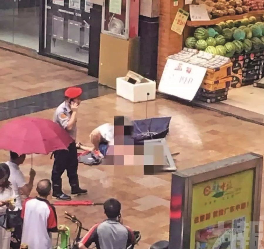 深圳遭飛脫鋁窗砸中男童