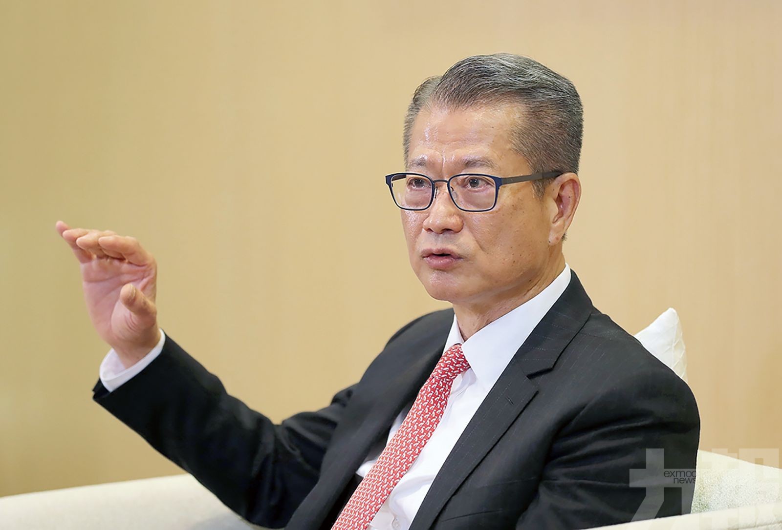 陳茂波稱香港不可避免要升息
