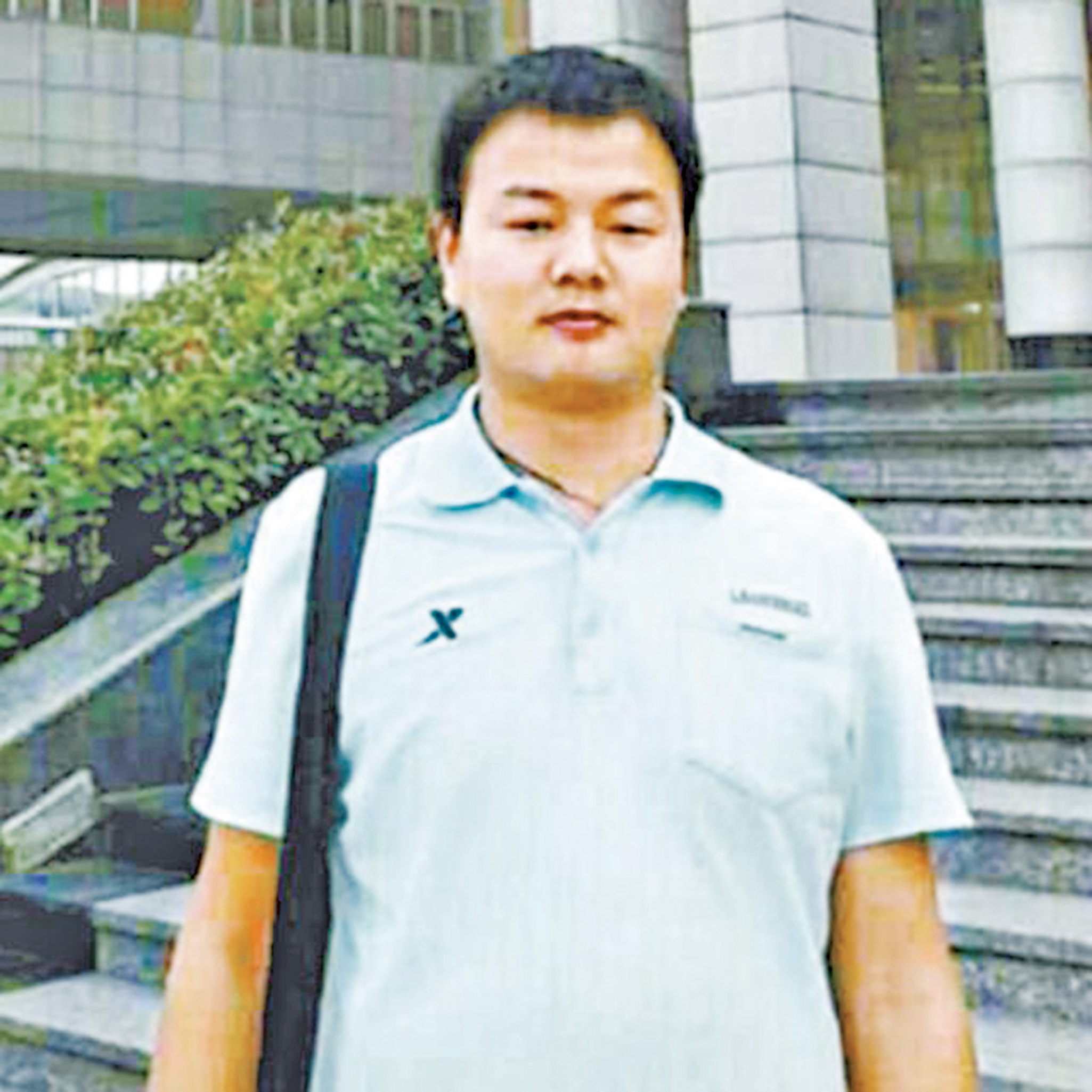 售「銘記八酒六四」