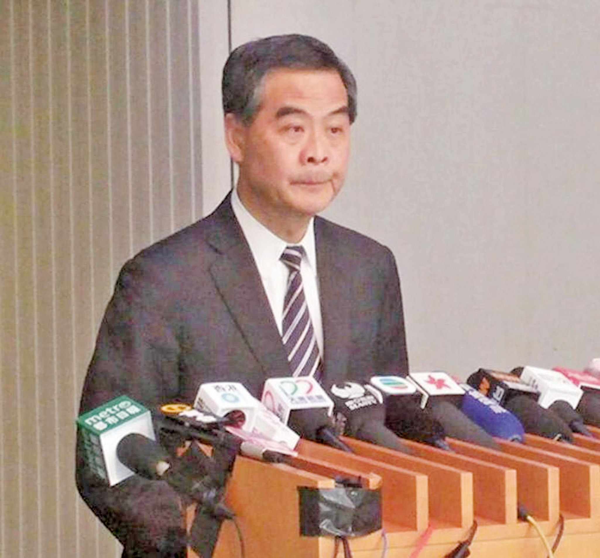 梁振英批泛民濫用彈劾