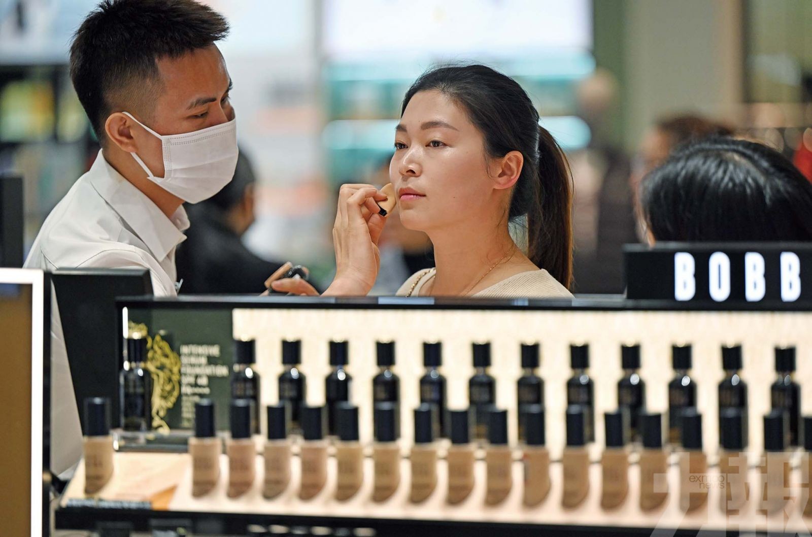 平替之風吹進化妝品市場