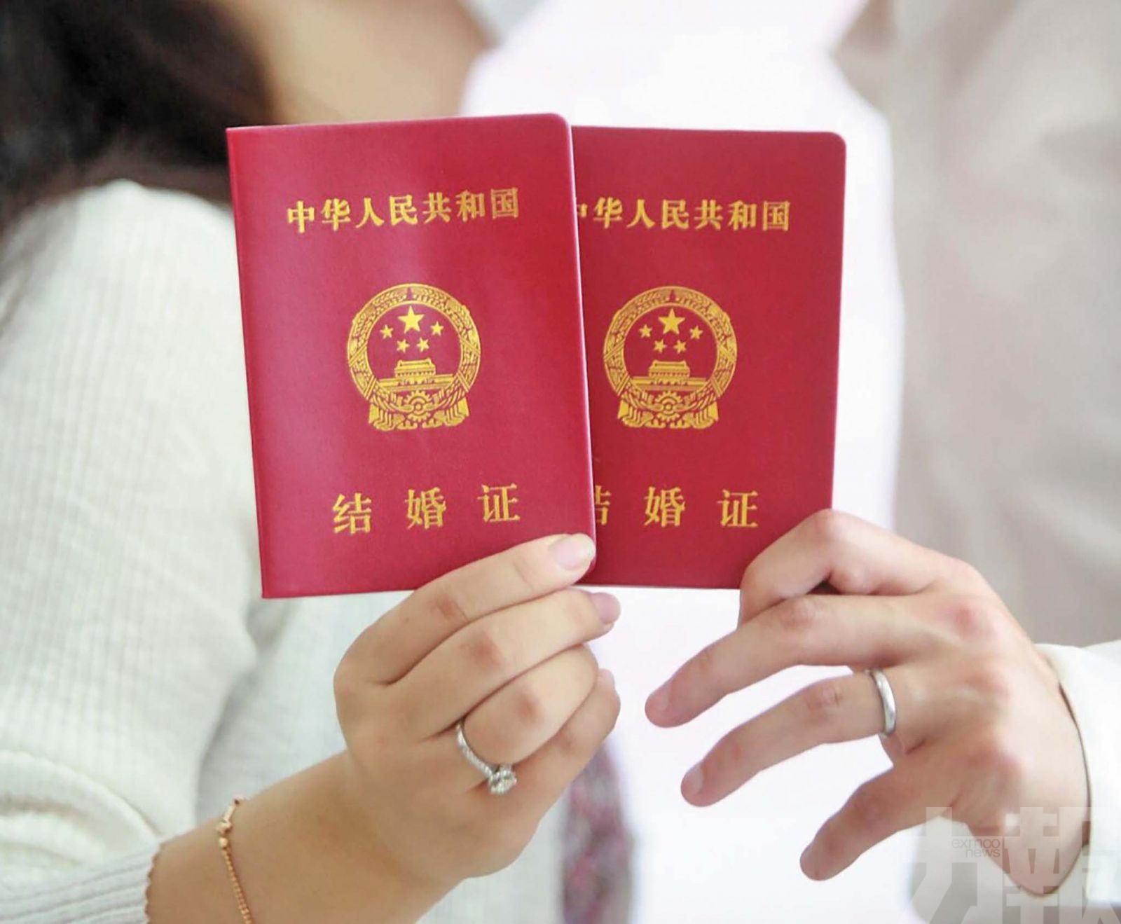 雲南女子辦退稅驚揭「已婚8年」
