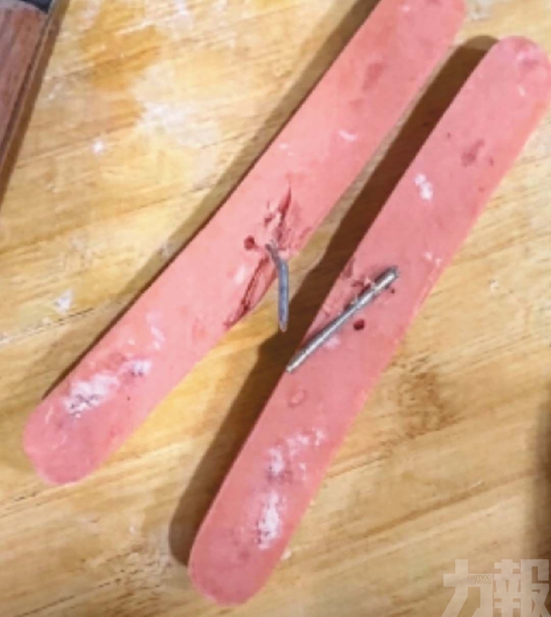 山西男食雙匯火腿腸驚現鋼釘